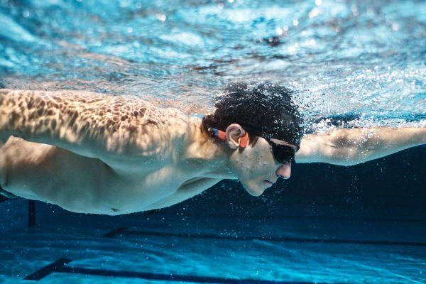 Shokz OpenSwim Pro Kemik İletimli MP3 Yüzücü Kulaklığı Kırmızı-SH-S710REE